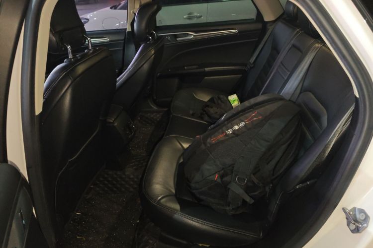 福特 蒙迪欧 2017款 EcoBoost 180 时尚型中控内饰21