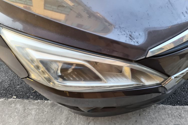 纳智捷 优6 SUV 2015款 1.8T 新创升级型车身外观8