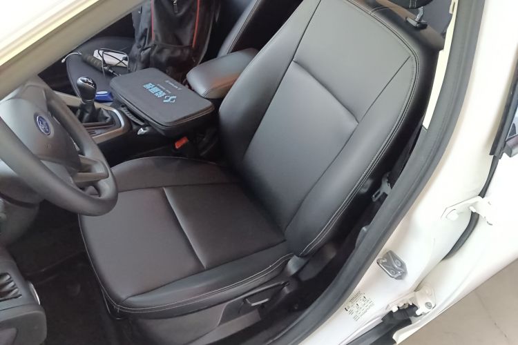 福特 福克斯 2017款 两厢 1.6L 手动舒适型智行版中控内饰19