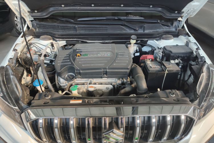 铃木 骁途 2017款 1.6L CVT两驱都市进取型机舱底盘24