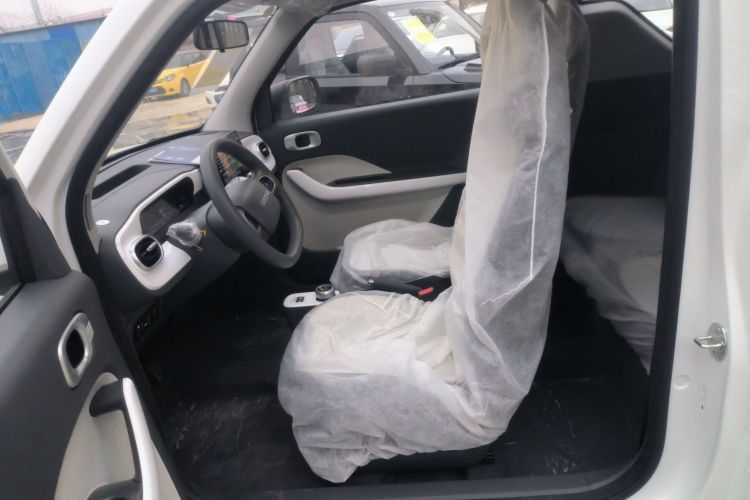 吉利银河 2025款 210km 熊猫骑士中控内饰19