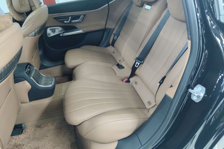 奔驰E级 2024款 E 300 L 豪华型中控内饰21