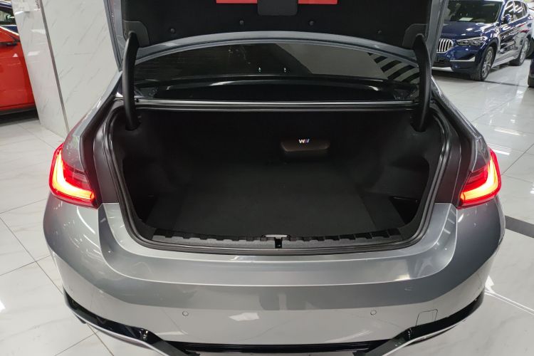 宝马i3 2023款 eDrive 40 L 曜夜运动套装机舱底盘23