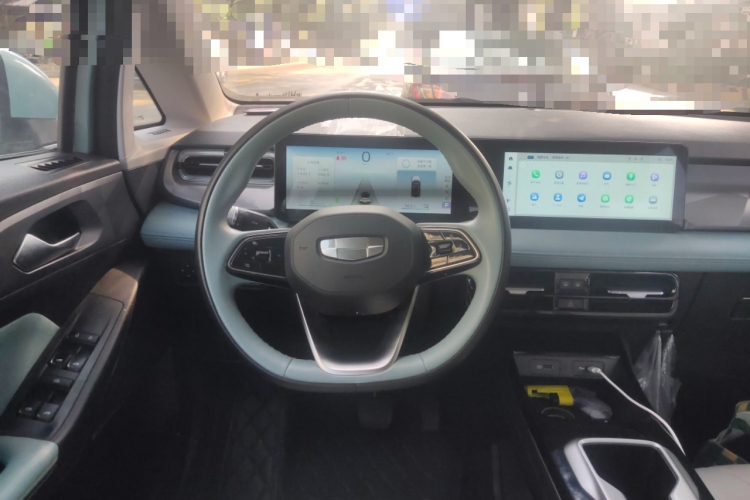 吉利几何E萤火虫 2024款 401km 萤光中控内饰13