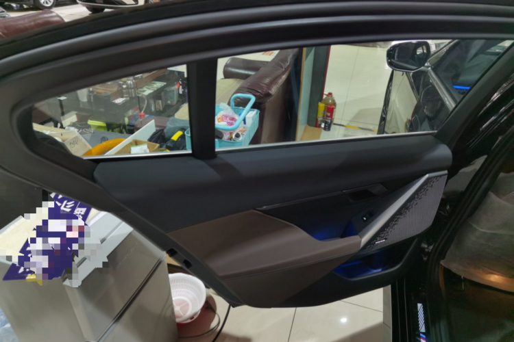 宝马5系 2024款 530Li 领先型 M运动套装中控内饰7006