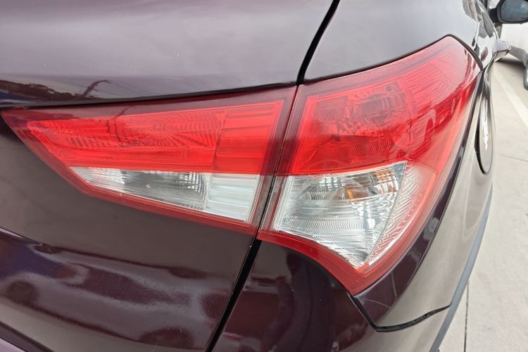 海马S5 2016款 1.5T CVT创享版车身外观9