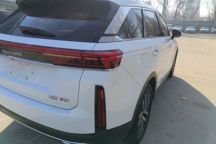 奔腾T99 2022款 20TD 自动运动尊享型特装版车身外观9