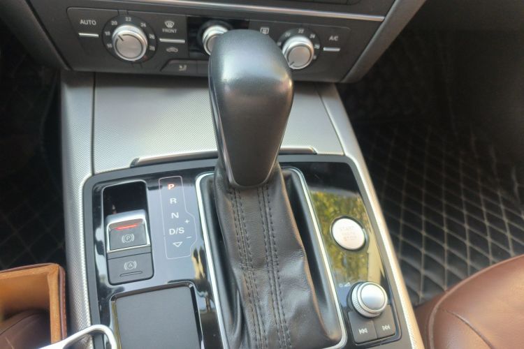 奥迪A6L 2018款 35 TFSI 典藏版中控内饰18