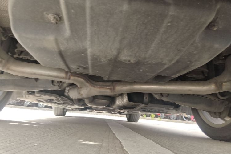 奔驰C级 2020款 C 260 L 运动版局部细节9009