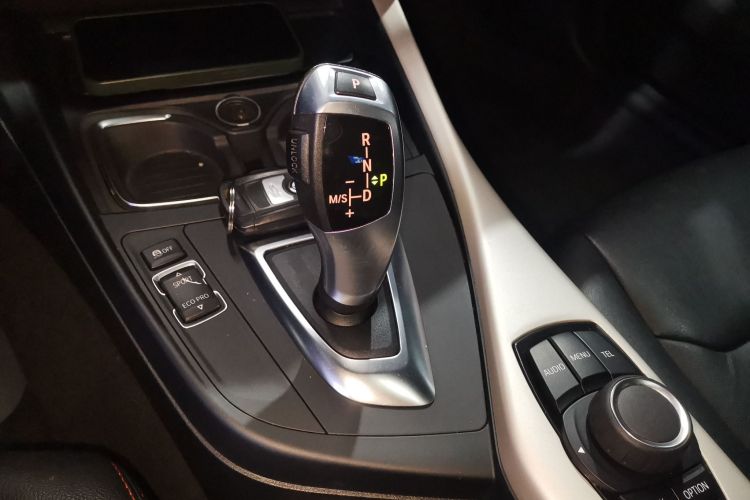 宝马1系(进口) 2015款 118i 领先型中控内饰18