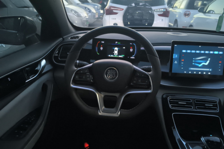 比亚迪 秦PLUS 2023款 冠军版 EV 420KM超越型中控内饰13