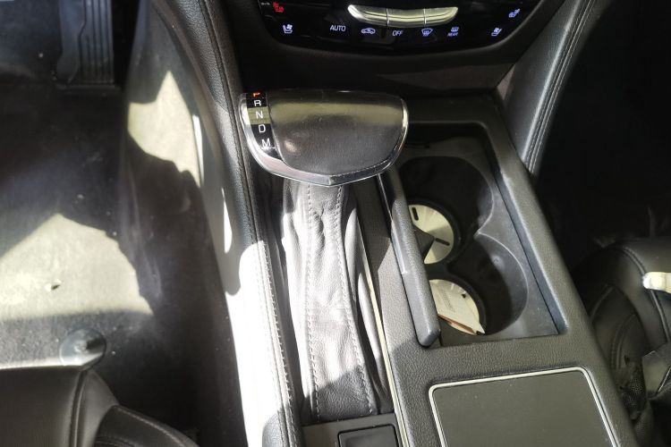 凯迪拉克CT6 2017款 28T 豪华型中控内饰18