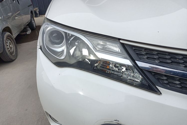 丰田 RAV4荣放 2013款 2.0L CVT四驱新锐版车身外观8