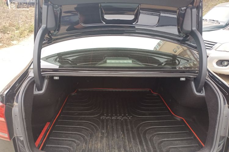 大众 帕萨特 2017款 330TSI DSG尊荣版机舱底盘23