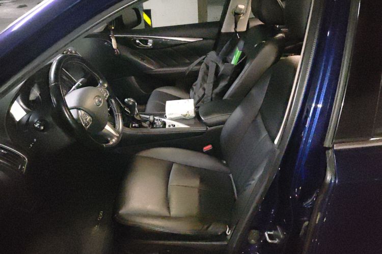 英菲尼迪Q50L 2016款 2.0T 舒适版中控内饰19