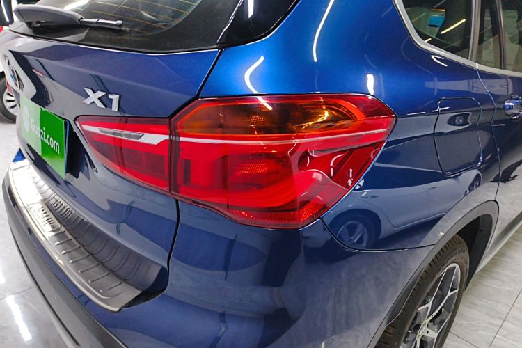宝马X1 2018款 sDrive18Li 尊享型车身外观9