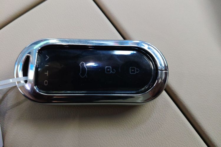 鸿蒙智行 问界M5 2025款 增程 Ultra 后驱版中控内饰7001