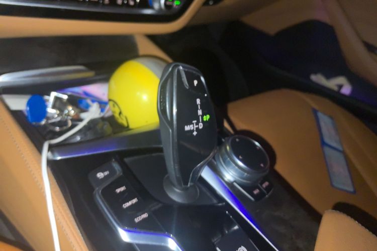 宝马5系 2018款 改款 530Li 领先型 M运动套装中控内饰18