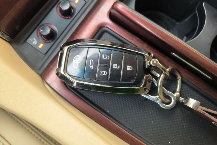 丰田 埃尔法 2015款 3.5L 豪华版中控内饰11