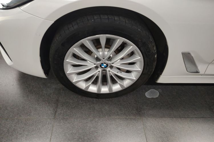 宝马5系 2018款 530Li 领先型 豪华套装车身外观6007