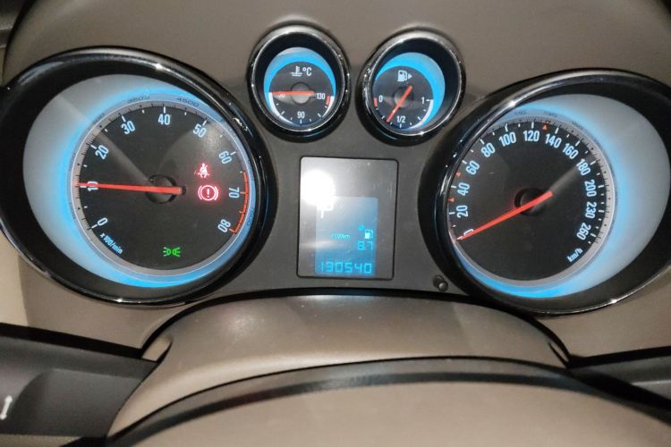 别克 英朗 2013款 GT 1.6L 自动时尚版中控内饰14