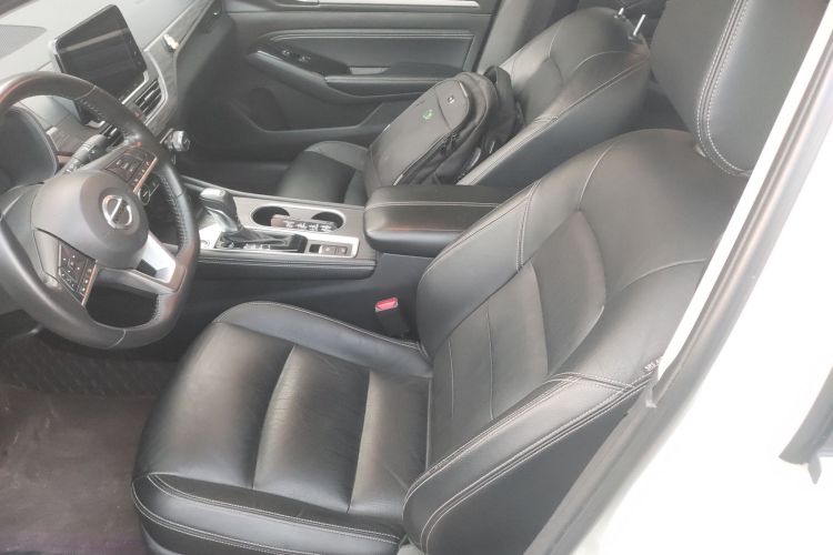 日产 天籁 2021款 2.0T XL 智进版中控内饰19