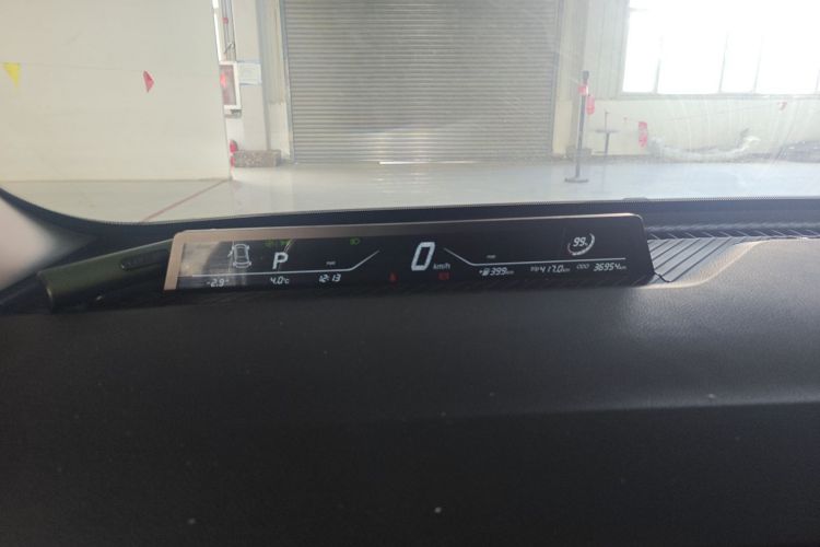 哪吒汽车 哪吒V 2021款 长续航娱乐版升级型中控内饰14