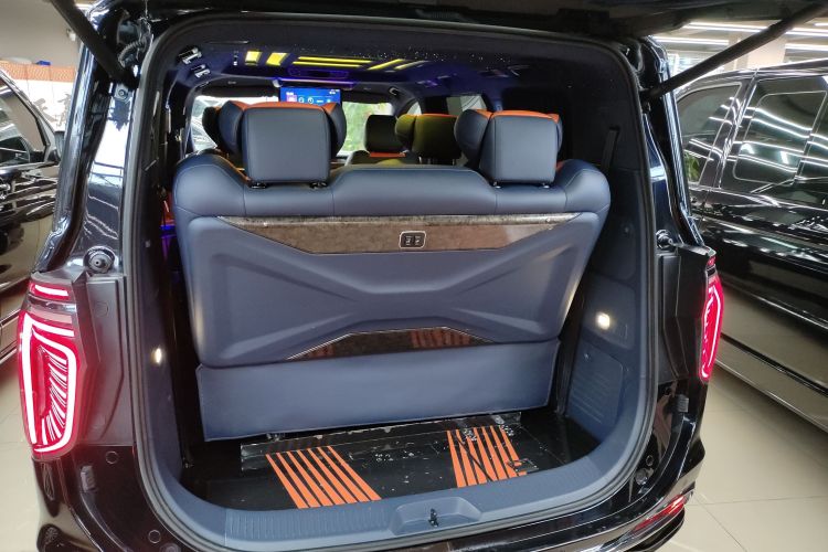 红旗HQ9 2023款 2.0T 智联旗韵版局部细节23