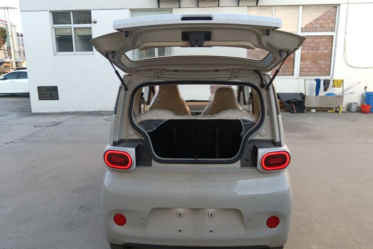 五菱汽车 宏光MINIEV 2024款 第三代 215km 青春版机舱底盘23