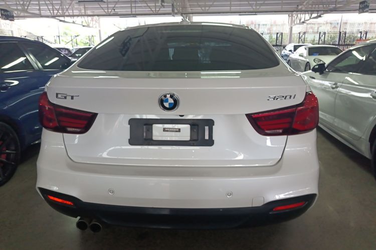 宝马3系GT 2019款 320i M运动套装车身外观6004