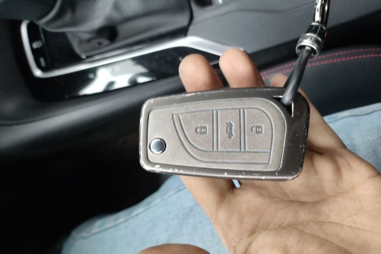 丰田 卡罗拉 2023款 1.5L 先锋版中控内饰7001