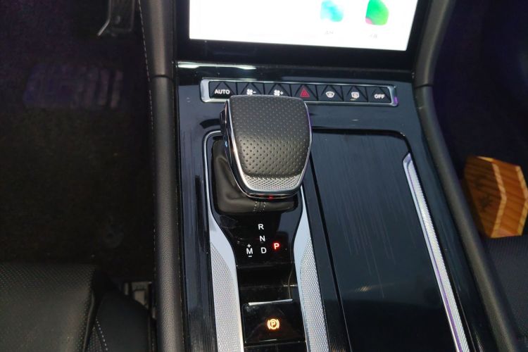 红旗H6 2023款 2.0T 致臻版中控内饰18