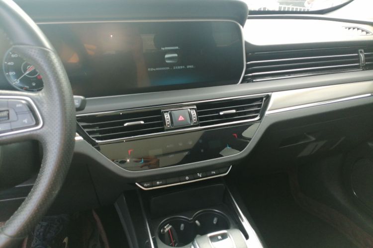 红旗HS5 2022款 2.0T 智联旗享四驱版中控内饰16