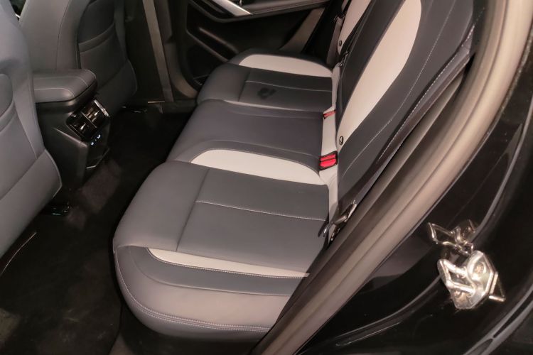 吉利汽车 博越L 2023款 1.5TD DCT尊贵型中控内饰21