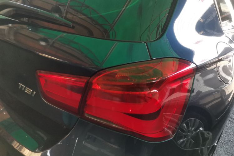 宝马1系(进口) 2018款 118i 领先型车身外观9