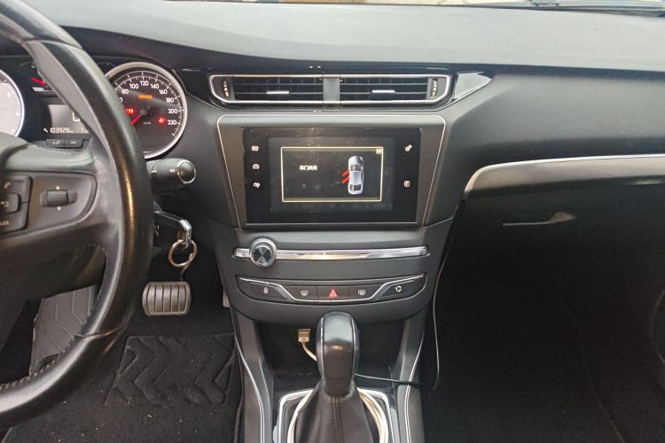 标致408 2014款 1.8L 自动豪华版中控内饰16