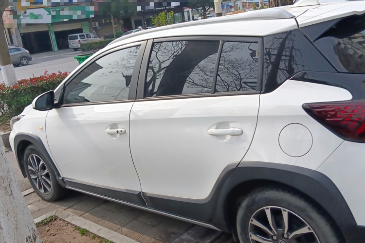 丰田 YARiS L 致炫 2021款 致炫X 1.5L CVT尊贵版车身外观4