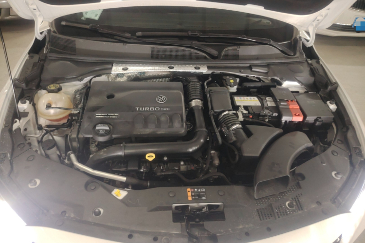 别克 威朗 2023款 Pro GS 疾风版机舱底盘24