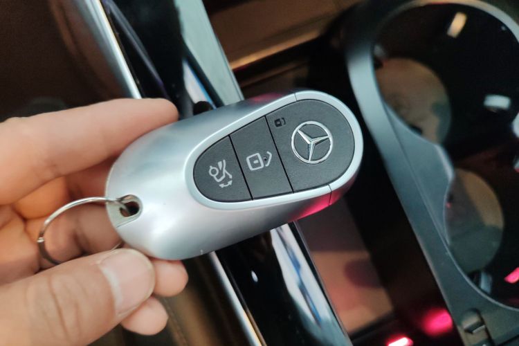 奔驰C级 2023款 改款 C 200 L 运动版中控内饰11