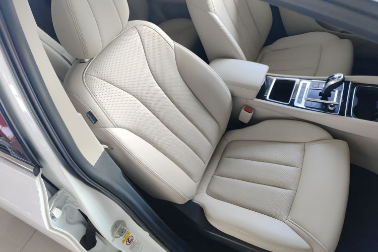 比亚迪 宋MAX新能源 2019款 DM 1.5T 智联致耀型 6座 国VI局部细节41