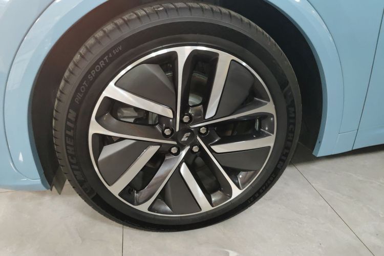 理想汽车 理想L7 2024款 Ultra车身外观6007