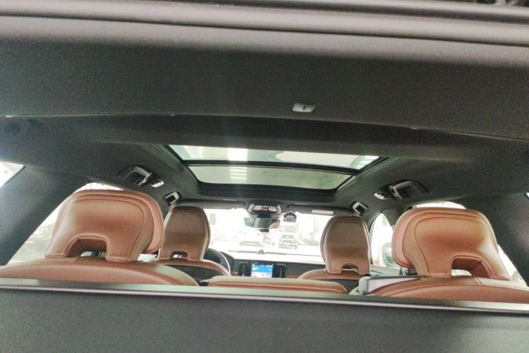 沃尔沃V90 2024款 Cross Country B5 AWD 智尊版中控内饰22