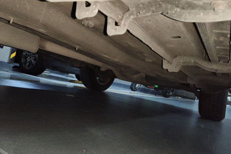 Jeep 指南者 2019款 220T 自动家享版局部细节9004