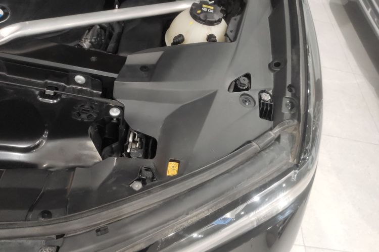 宝马X7 2020款 xDrive40i 行政型豪华套装机舱底盘26