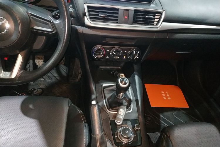 马自达3 昂克赛拉 2017款 三厢 1.5L 手动舒适型 国V中控内饰18