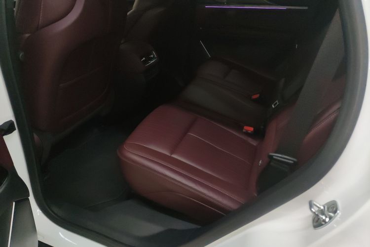 凯迪拉克XT5 2025款 2.0T 铂金型中控内饰7004