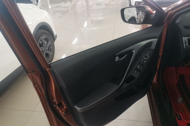 现代 朗动 2015款 1.6L 自动领先型中控内饰7007