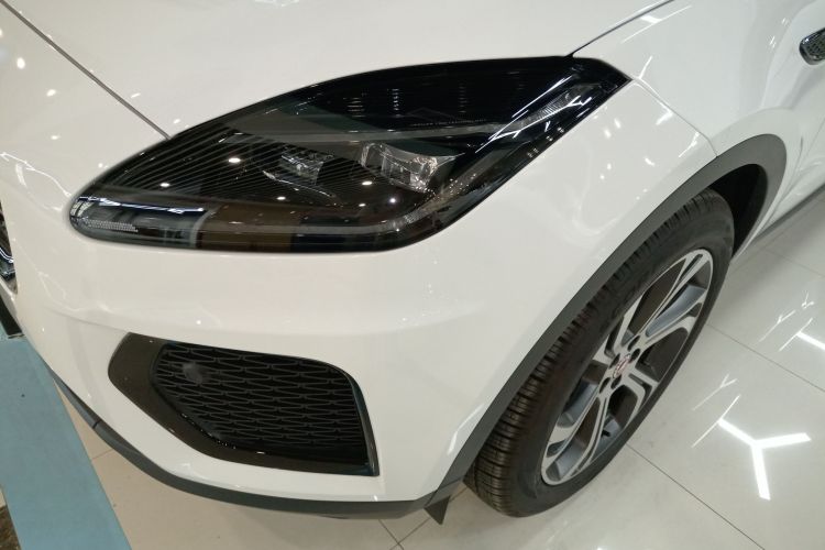 捷豹E-PACE 2024款 耀黑运动版 R-DYNAMIC SE BLACK车身外观36