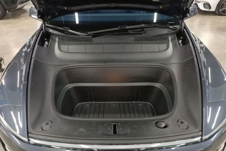 特斯拉 Model Y 2025款 长续航全轮驱动 首发版机舱底盘24