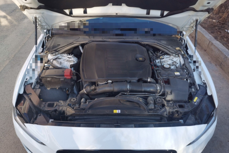 捷豹XEL 2024款 2.0T 250PS R-DYNAMIC S耀黑运动版局部细节24